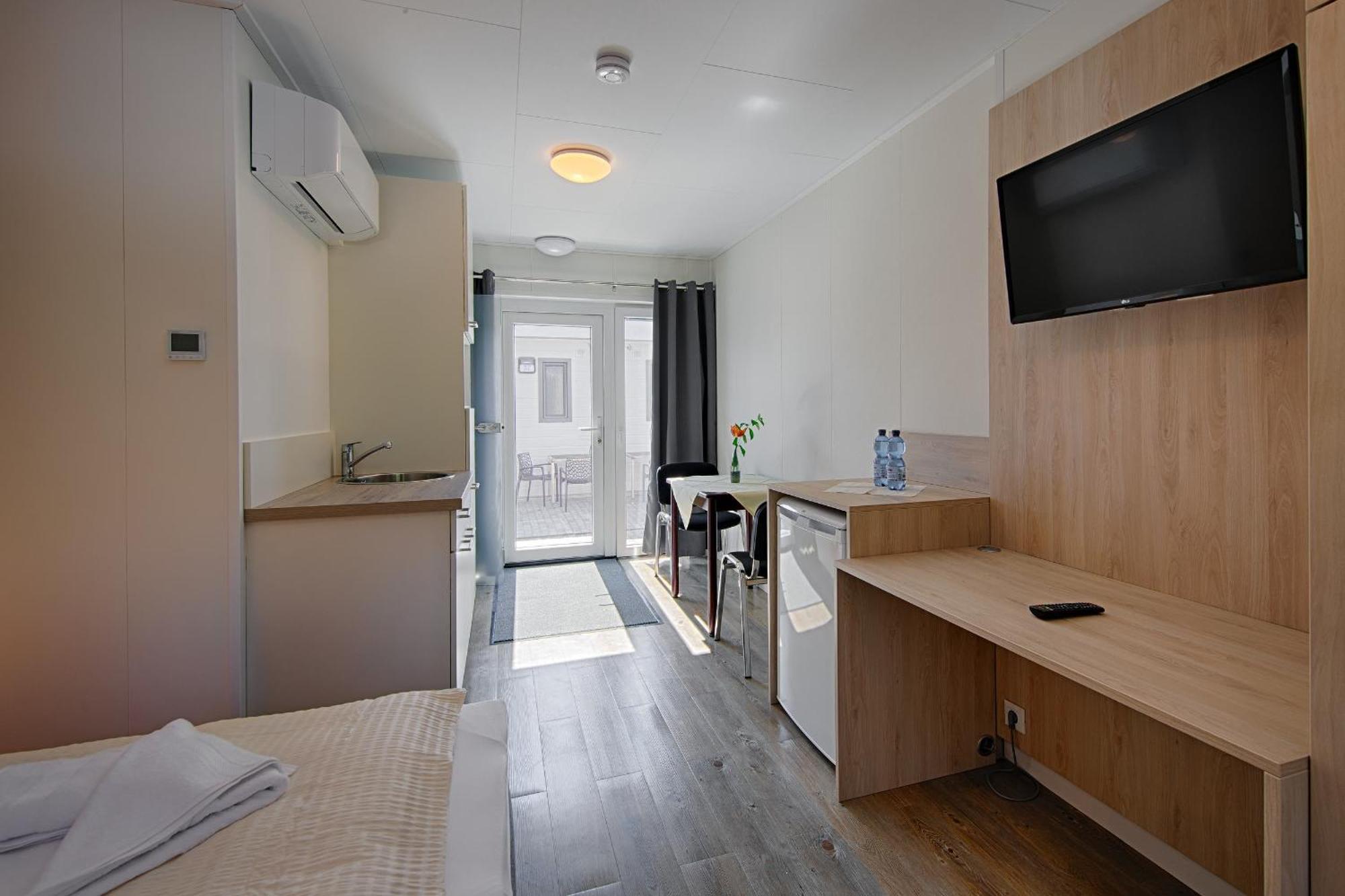 See Hotel Karlslust Chalets Storkow  Exterior photo
