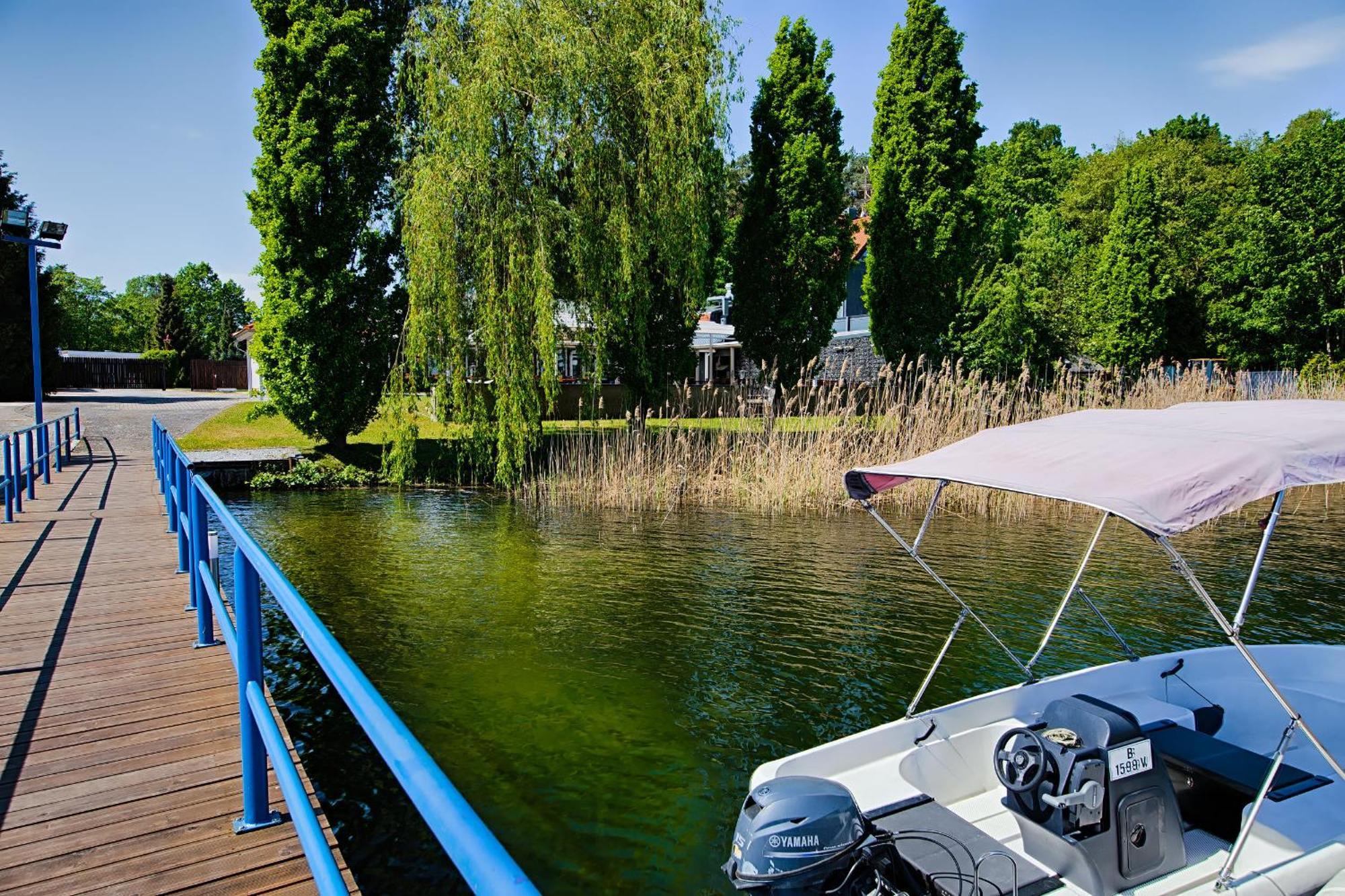 See Hotel Karlslust Chalets Storkow  Exterior photo